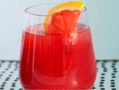 Pomerančový koktejl s bílým rumem